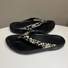 Oofos Oolala Flip Flops Recovery Sandals Black Animal Print Women's 10 EUR 41