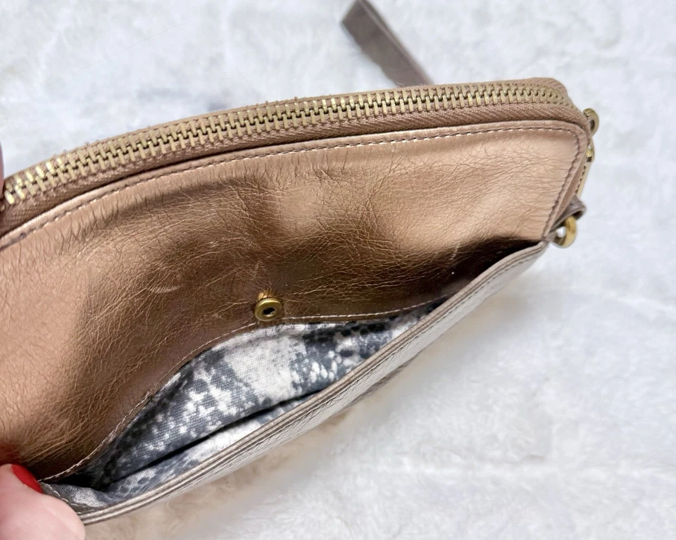 BOLSO PULSERA LIEBESKIND BERLIN BRONCE Y CUERO TOPO OSCURO Foto 3 de 4