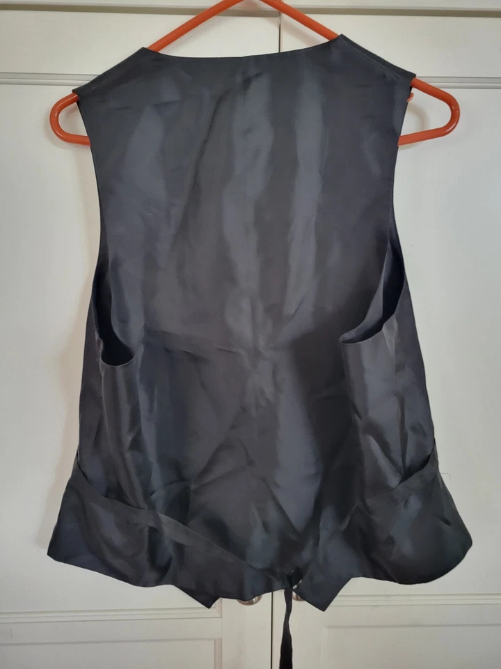 NWT Kenneth Cole Reaction Gray Men's Vest, size 40 - Image 2 of 4