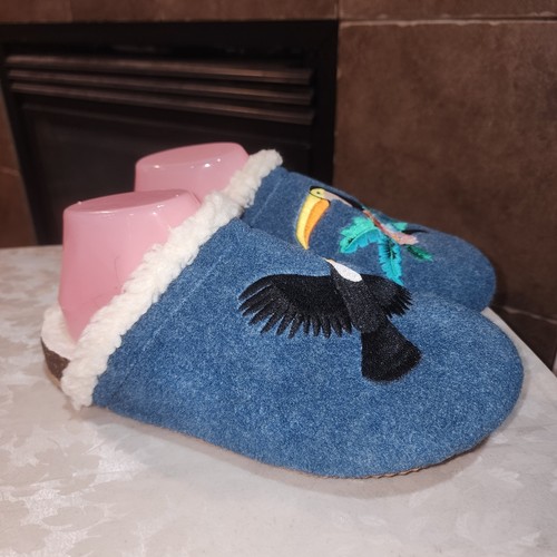 LANDS END Sz 8 Blue Embroidered Toucan Birds Felt Sherpa Lined Slide On Slippers - Picture 2 of 10