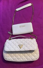 Kleine Guess Handtasche mit Geldbörse für Damen