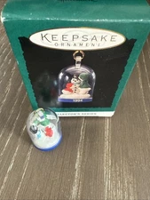 'Building a Snowbear' 'The Bearymores' Series NEW Hallmark 1994 Ornament Mini