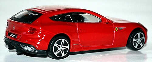 Ferrari FF V12 Kombicoupe 2011-16 Rojo 1:43 Bburago - Imagen 4 de 9