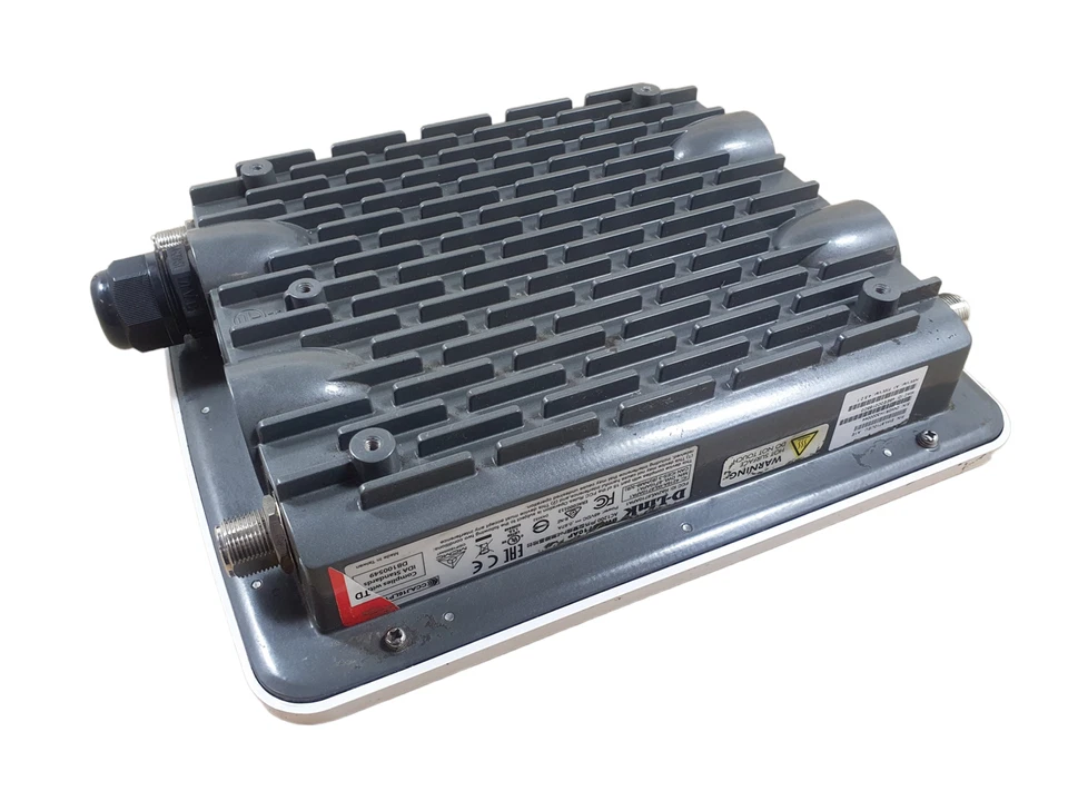 D-Link DWL-8710AP Wireless AC1200 Dual-Band Outdoor Unified Access Point - Image 2 of 2