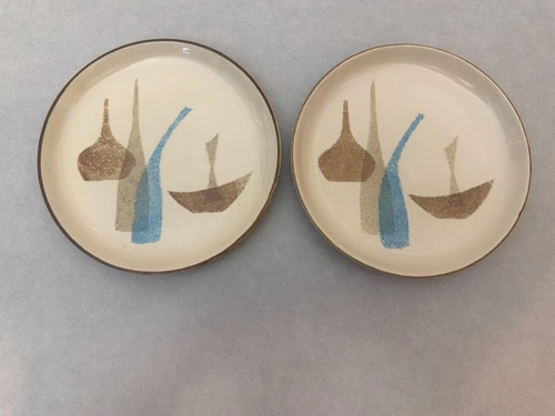 Set of (2) - Red Wing Pottery USA - Pompeii - 7 1/2" Salad Plates