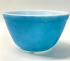 PYREX 1940s Turquoise Blue Mixing / Nesting Bowl 2.5Q