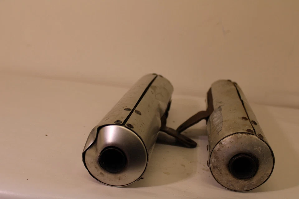 Silenciador de escape derecho izquierdo suzuki rg500 rg400 Foto 4 de 4