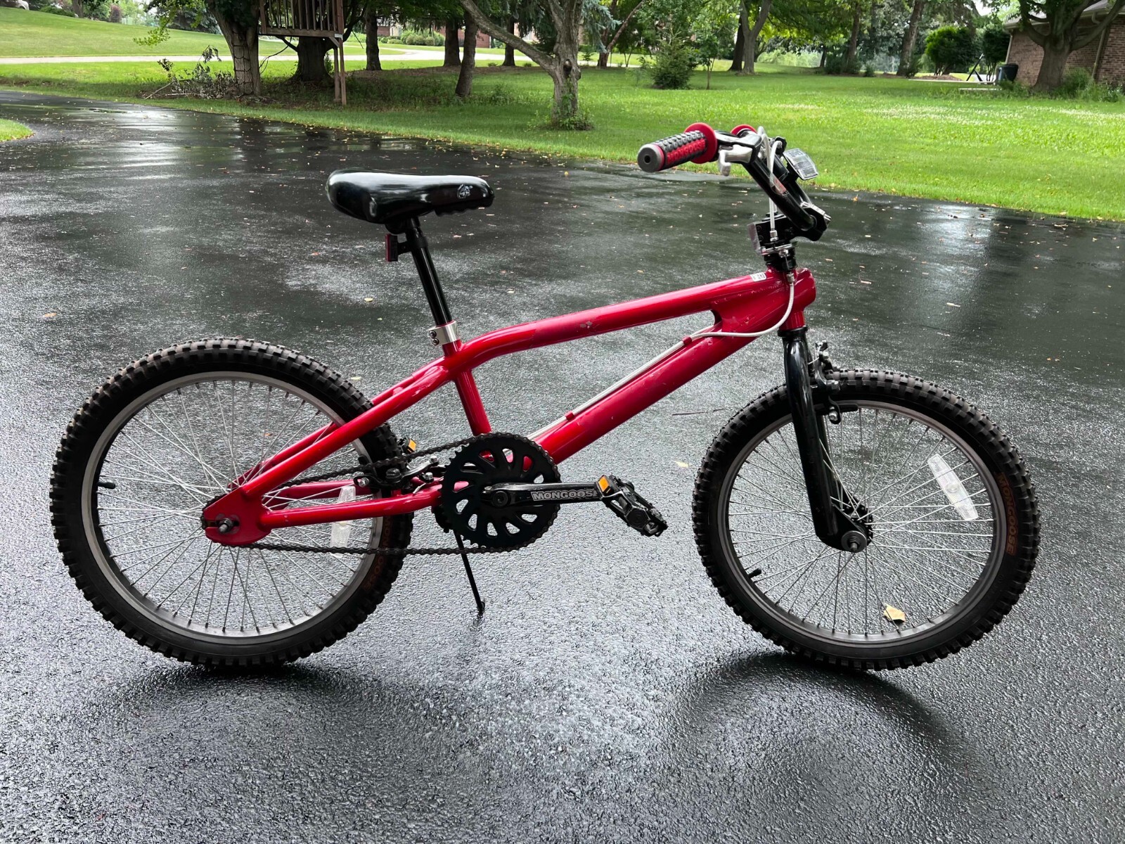 20&rdquo; Mongoose BMX Bike