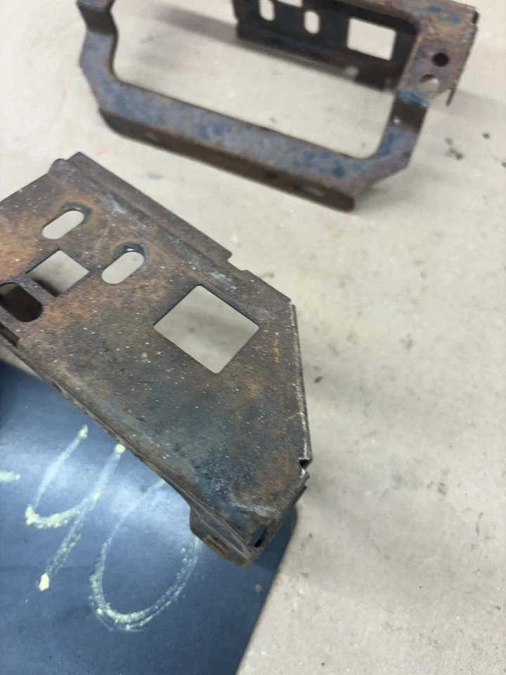 Mercury Comet GT 1971-1975 luces de giro delanteras soporte soporte soportes Foto 4 de 4