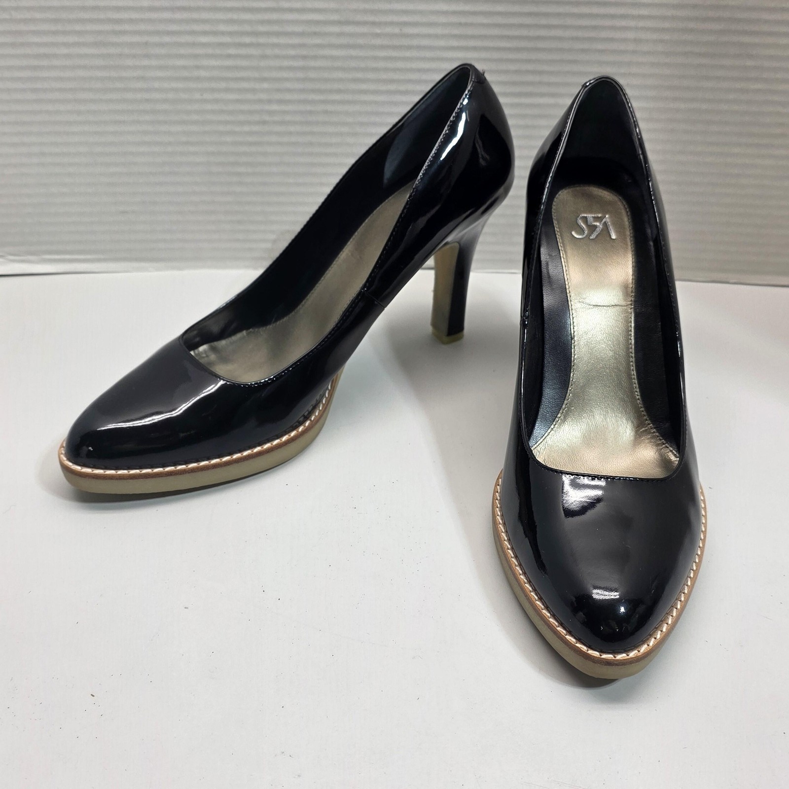 Heels Womens Size 9 Black Patent Leather Round Toe Stiletto Platform Pumps Saks-image