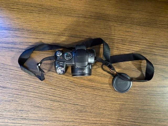 Цифровая камера Canon PowerShot SX20 IS — 20-кратный зум — шарнирный экран — работает - Изображение 2 из 4