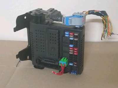 2006 VOLVO V70 XC70 S60 UNDER DASH FUSE BOX P/N 30765646