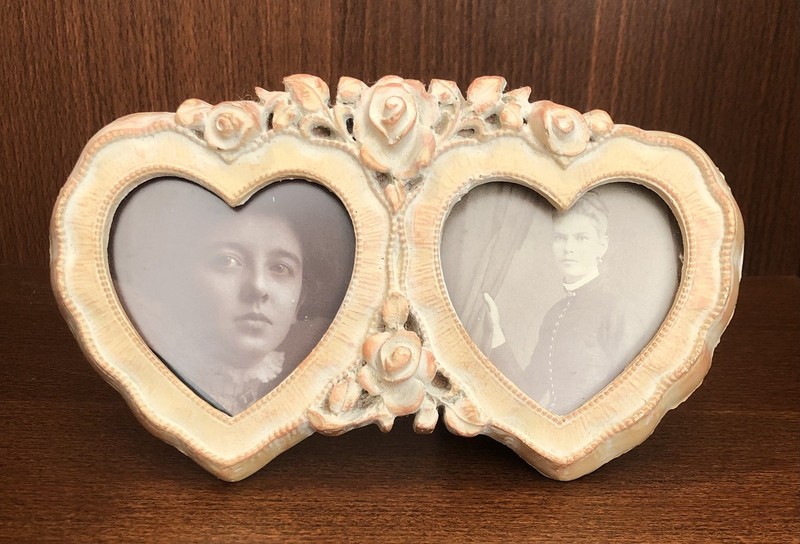 Vintage Double Heart Victorian Style Picture Frame Resin Ceramic