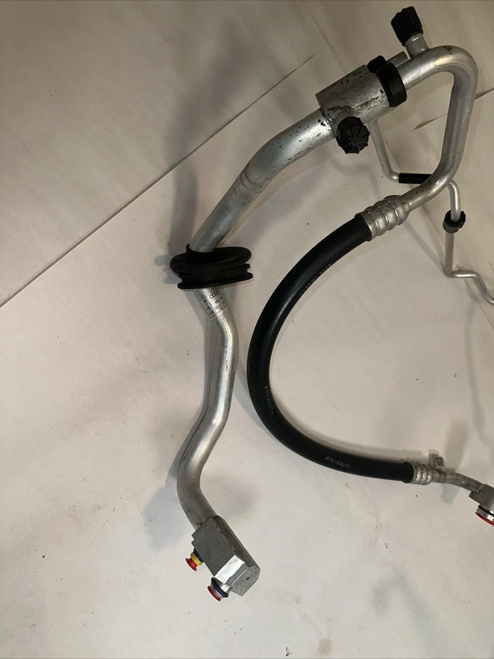 Audi A4 A5 Q5 2010-2017 tubo de aire acondicionado OEM 8T0260707B / 8T0260710F fabricante original Foto 4 de 4