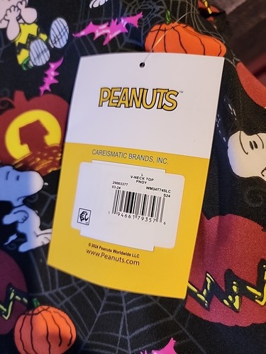 Peanuts Halloween Scrub V Neck Top Size Large New - Picture 2 of 2
