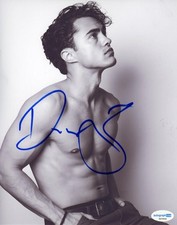 Darren Barnet "Never Have I Ever" AUTOGRAPH Signed Shirtless 8x10 Photo ACOA Darren Barnet "Never Have I Ever" AUTOGRAPH Signed Shirtless 8x10 Photo ACOA