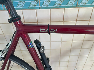 Cannondale R600 CAD3 56cm TRIPLE ROAD BIKE Used for one trip Cannondale R600 CAD3 56cm TRIPLE ROAD BIKE Used for one trip