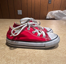 Converse Chuck Taylor All Star Kids Low Top Canvas Lace-Up Sneakers Red Size 7
