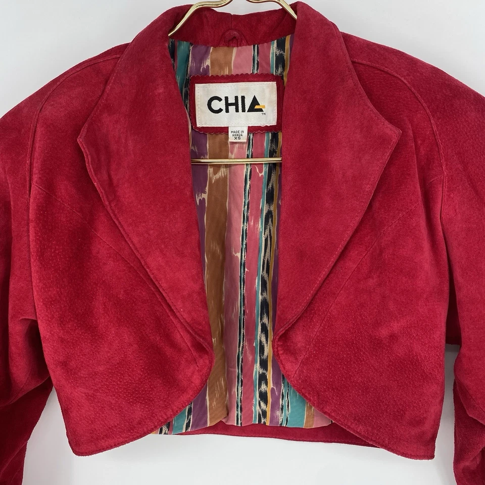 Chaqueta corta de gamuza roja chía vintage abrigo pequeño años 80 hombreras para mujer talla XS Foto 2 de 4