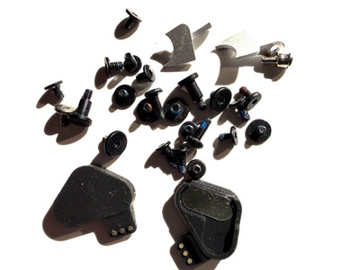 Apple   MacBook Pro 15'' A1398  Late 2013 Mid 2014 logic board screws and plates
