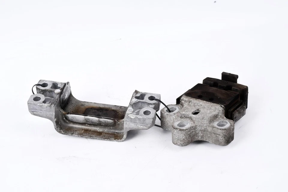 VW Passat Variant 3C5 B6 3C0199555 Supporto Motore Blocco Motore 2.0 TDI - Immagine 2 di 4