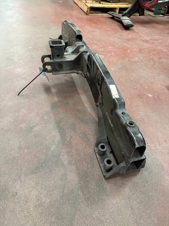 Remolque Porsche Cayenne 2003-2010 OEM remolque remolque trasero enganche barra de refuerzo Foto 3 de 4