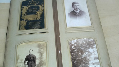 Antique/Vintage Velvet Photo Album over 30 Cabinet Card Photos from PA IL NY - Picture 6 of 20