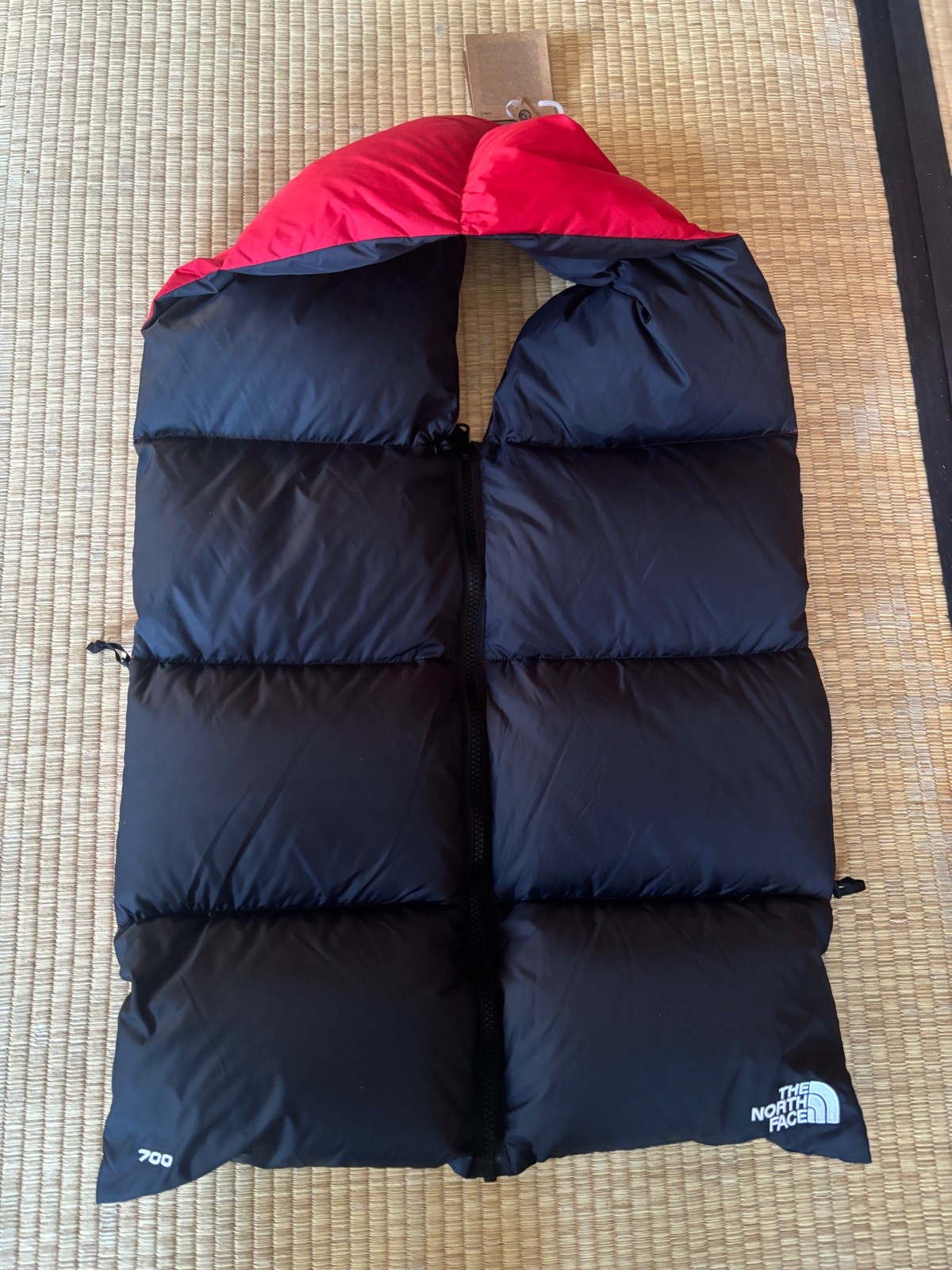 NEW The North Face Unisex Nuptse 700 Fill Down Scarf - Red / Black - NWT thumbnail 3