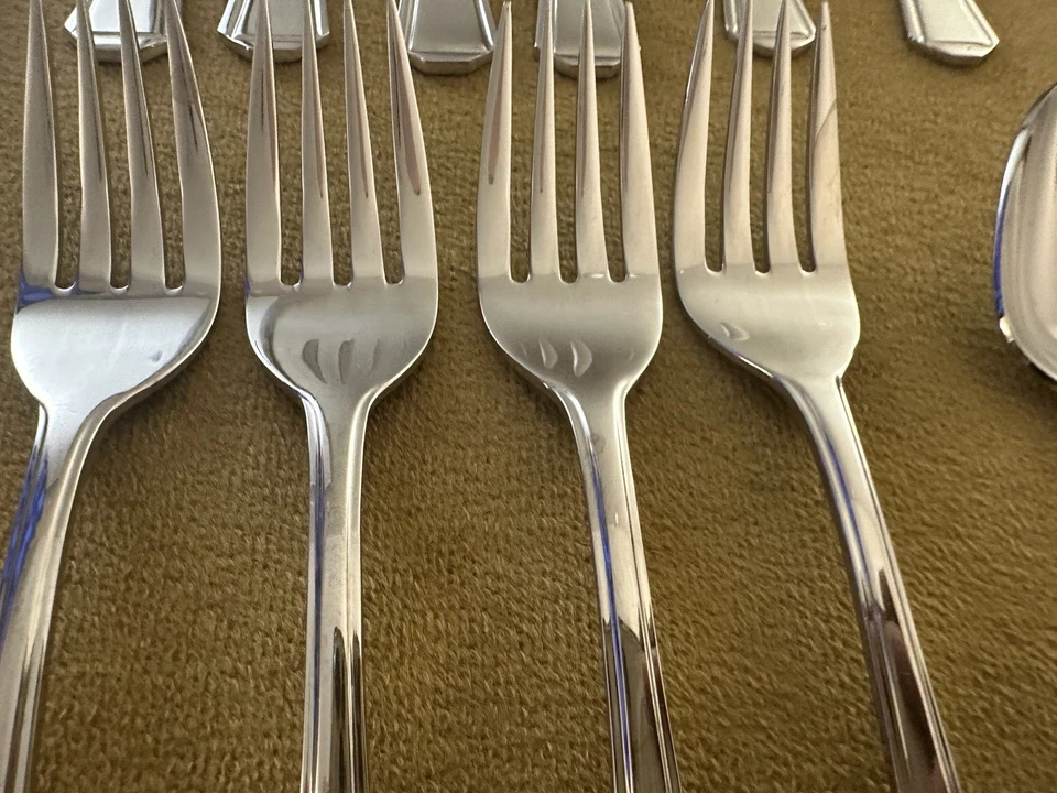SERVICE FOR FOUR Retroneu ASCOT Stainless 18/8 Korea Glossy Flatware - Image 3 of 4