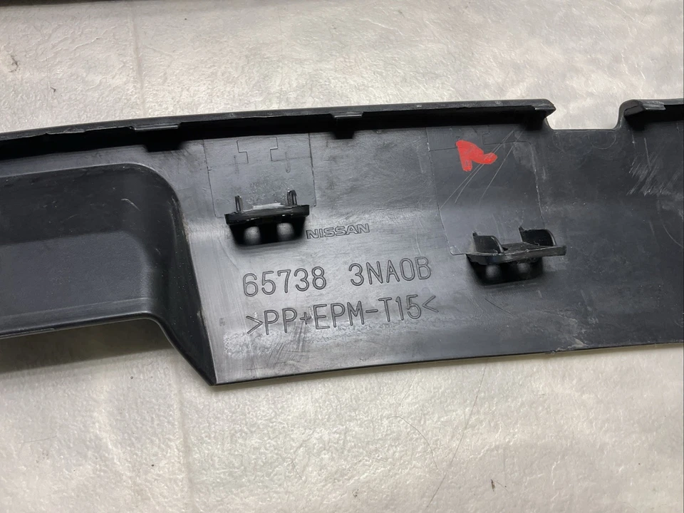 Nissan Leaf 2011-2012 puerto de carga central cubierta capó tapa montaje negro Foto 4 de 4