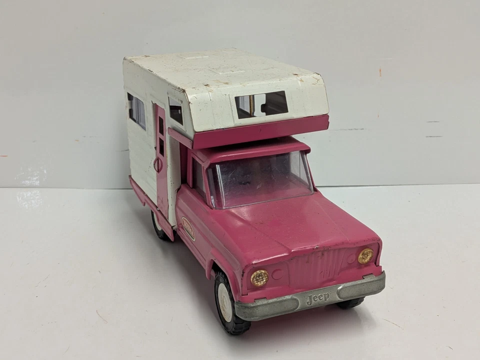 Vintage 1960's Tonka Jeep Camper Pink Pressed Steel Truck and Camper - Image 2 of 4