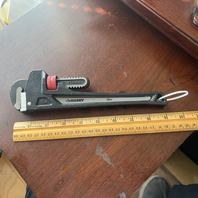 Husky 744 670 10''  Pipe Wrench, 1-1/2'' Jaw Capacity