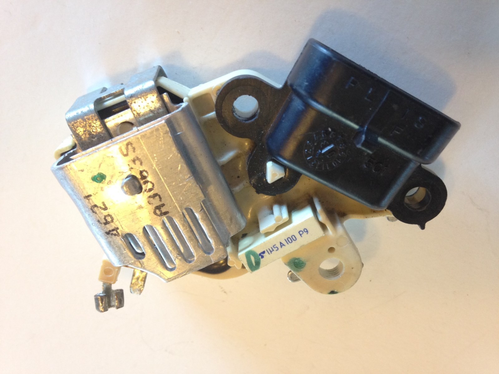 ORIGINAL OEM DELCO REGULATOR - REPLACES DELCO 19051915, 19053013 