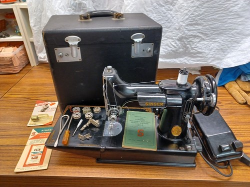 Singer Portable Electric Sewing Machine 221-1 VTG Case plus some attachments