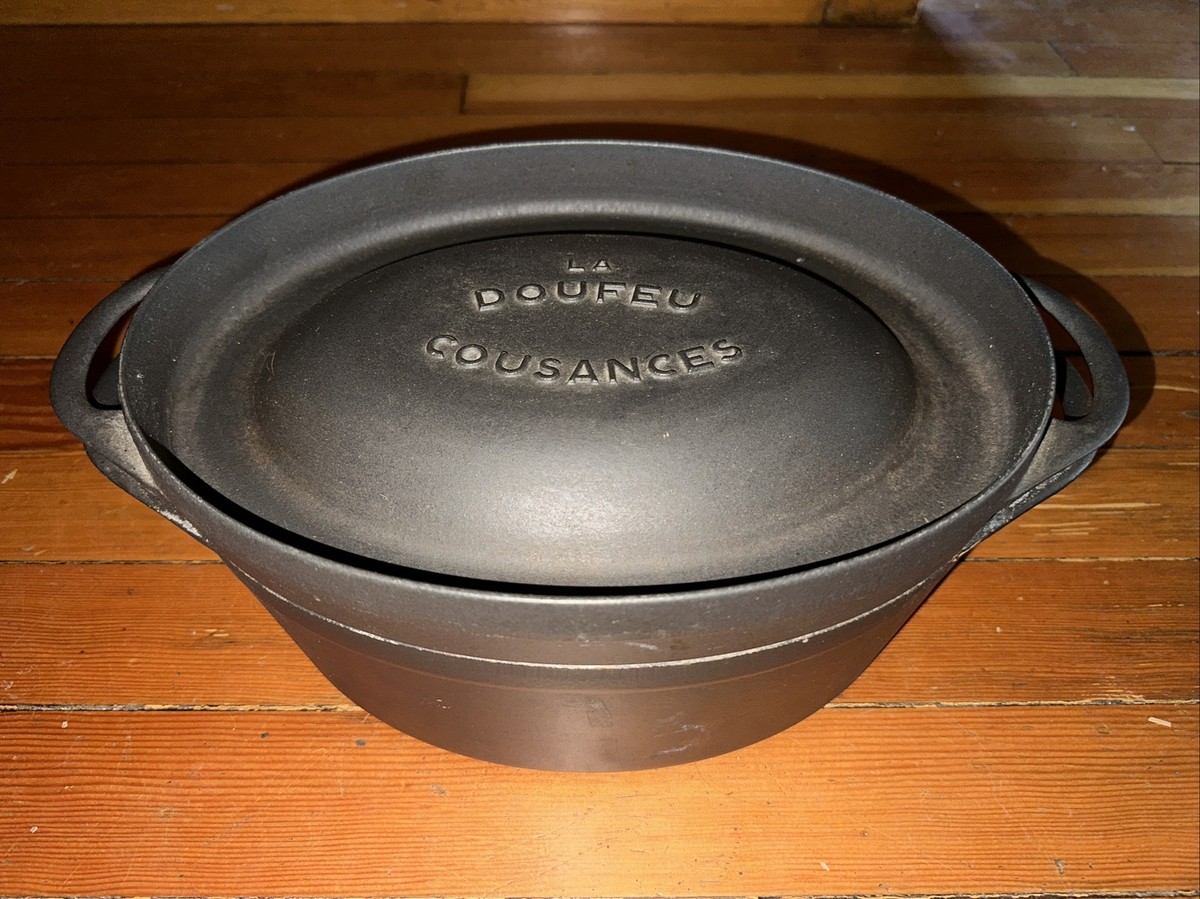 Le Creuset La Doufeu Cousance #20 dutch oven cast iron pot Le Creuset La Doufeu Cousance #20 dutch oven cast iron pot