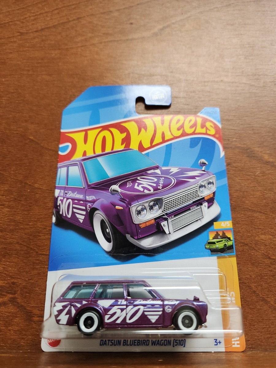 ミニカー Hot Wheels Datsun Bluebird Wagon (510) Amazon.com: Hot Wheels Datsun Bluebird Wagon 510, HW Wagons 4/5