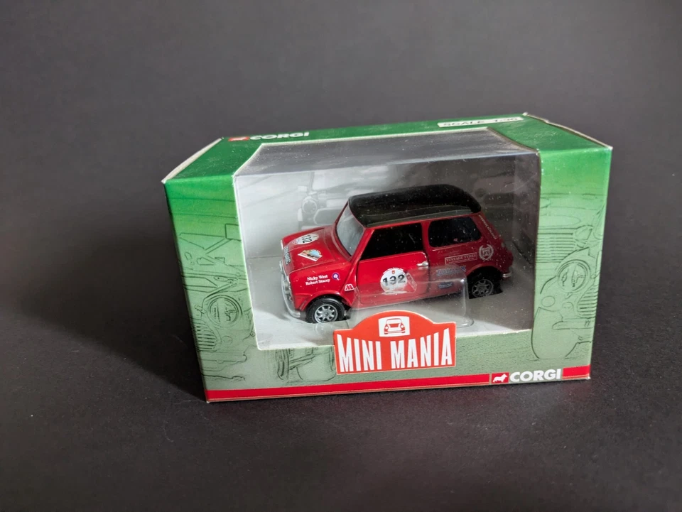 Corgi CC82285 Mini Se7en Racing Graeme Davis