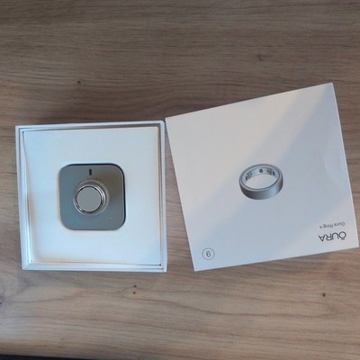 Oura Ring Gen 4, Größe 9, Brushed Silver + Charging Case - bitte Zustand beachte