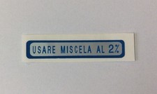 TARGHETTA ADESIVO BLU MISCELA 2% VESPA 50 SPECIAL R L N 125 ET3 PRIMAVERA