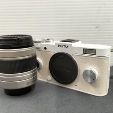 PENTAX Q-S1 Digital Mirrorless Camera Zoom Lens Kit