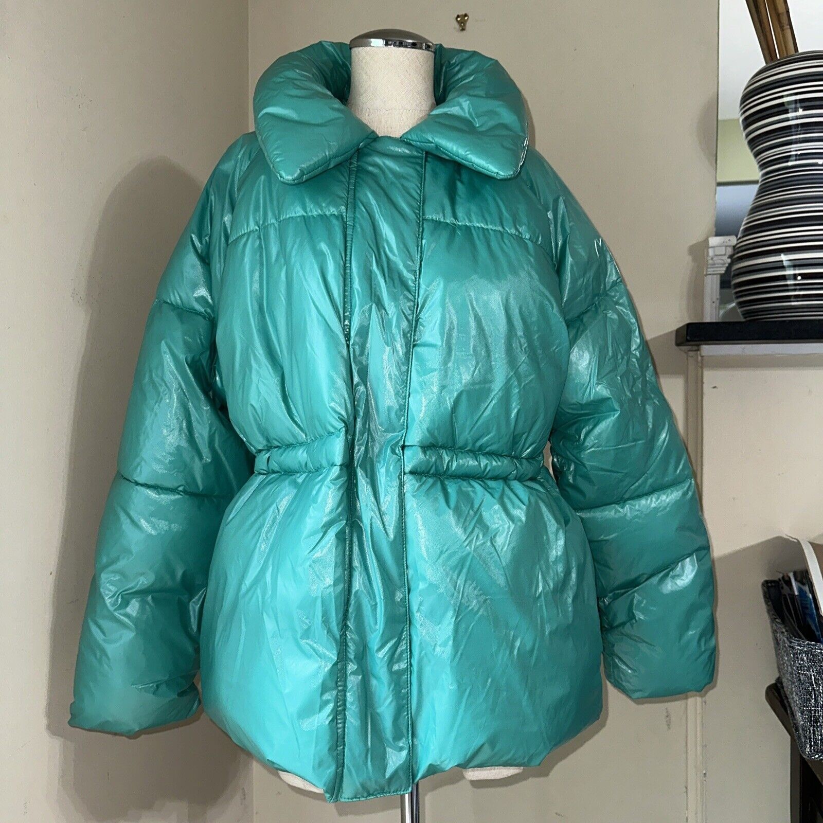 Women's Green Mid-Length Puffer Coat with Zip Snap Collar Size Large EUC