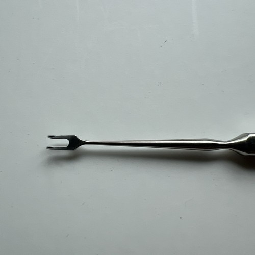 V Mueller OP2440 Fixation Hook, 1" - Picture 3 of 3