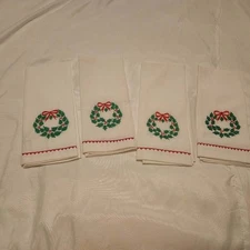 4 Vintage Lillian Vernon Cotton Hand Towels Embroidered Christmas Wreaths