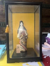 Vintage Japanese  Kimono Geisha Traditional Folk Craft Japan In A Glass Case
