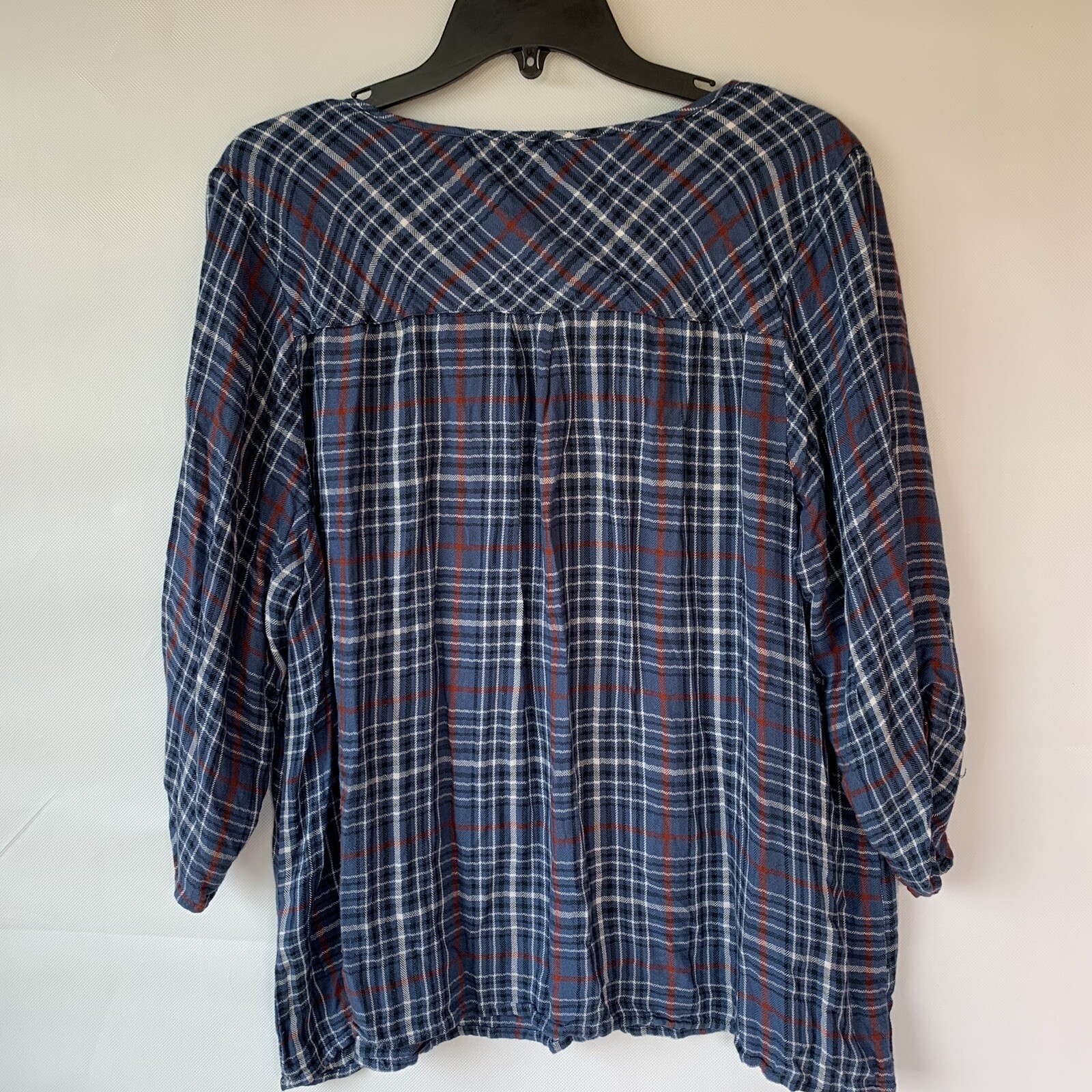 Ava James Womans 1/4 Button 3/4 Tab Sleeve Top Bl… - image 5