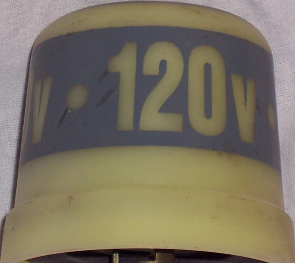 Intermatic LC4521 Locking Type 120V Photo Control - Image 2 of 3