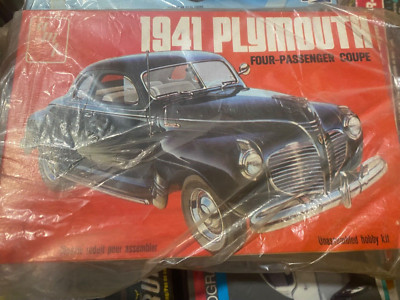Vintage Model Kit AMT 1941 Plymouth Coupe Model Kit #T148