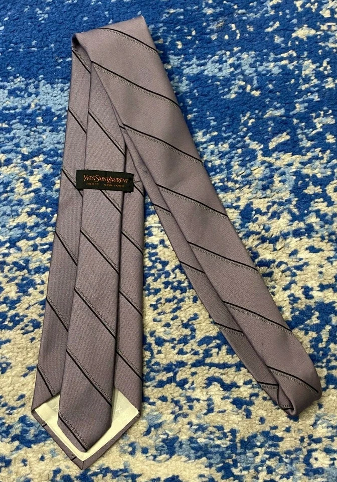 Corbata Yves Saint Laurent YSL Vintage Glicinia Púrpura Negro Sesgo Rayas Logo  Foto 3 de 4