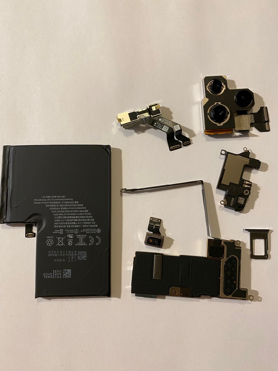 Apple iPhone 13 pro Max 128GB Graphite Unlocked logic board