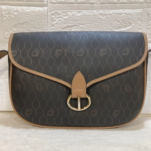 Sac bandoulière Christian Dior trotteur nid d'abeille authentique ml